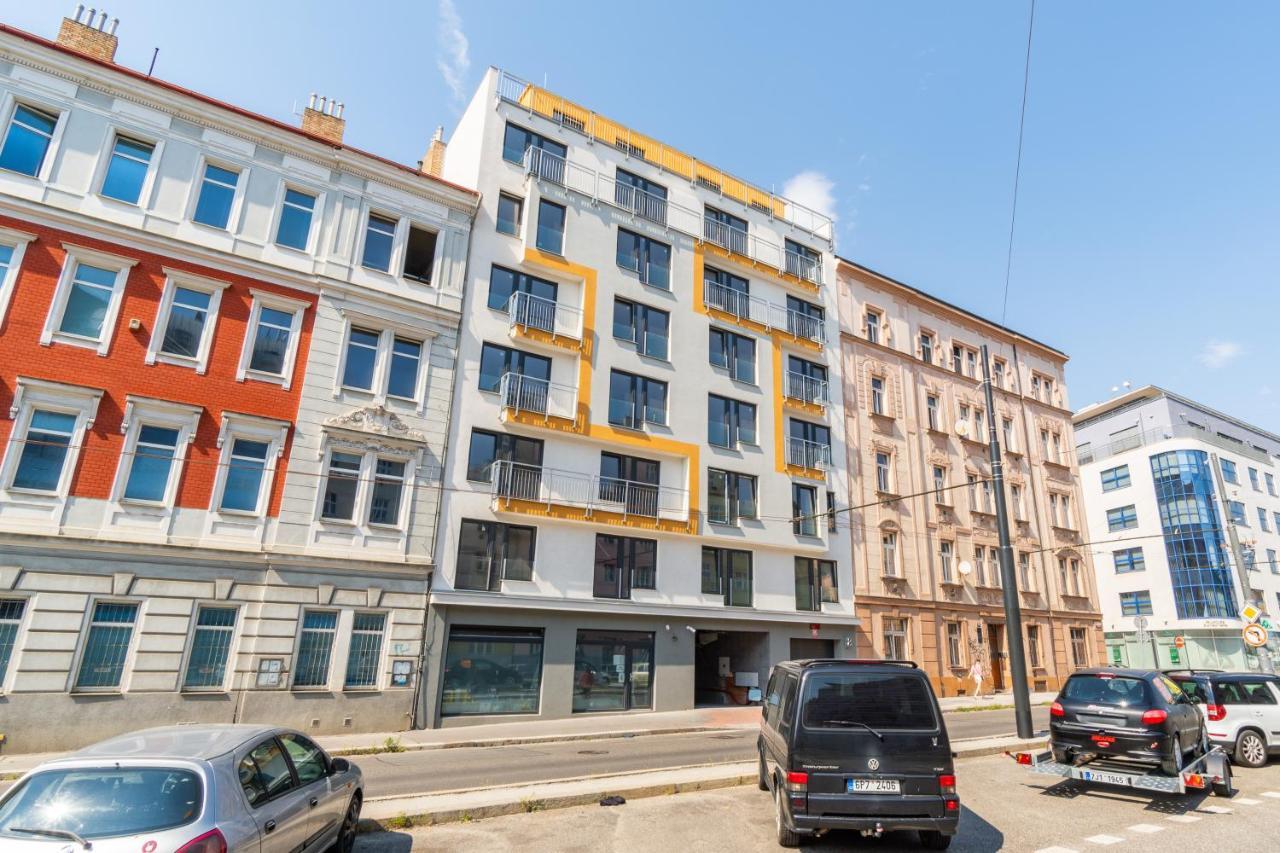 Brand New Studio Apartment #21 With Free Secure Parking In The Center Prag Dış mekan fotoğraf